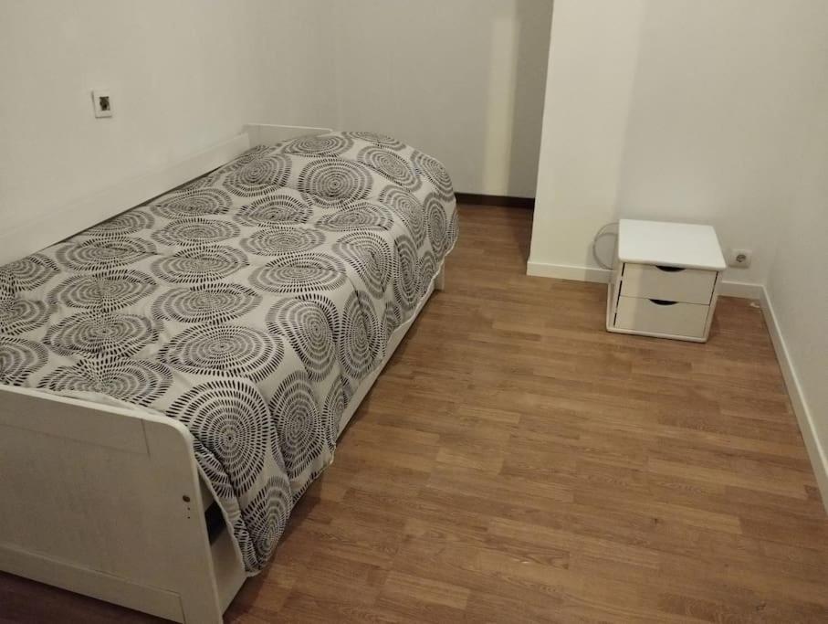 Agreable Maison Avec Parking Gratuit Apartment Amiens Exterior photo